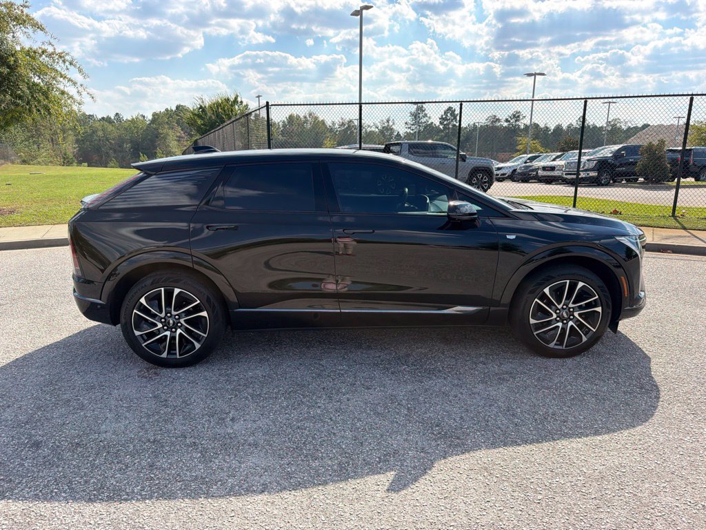Used 2025 Cadillac Optiq Sport 2 AWD/4WD image 6