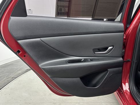 Used 2023 Hyundai Elantra SEL w/ Convenience Package image 28