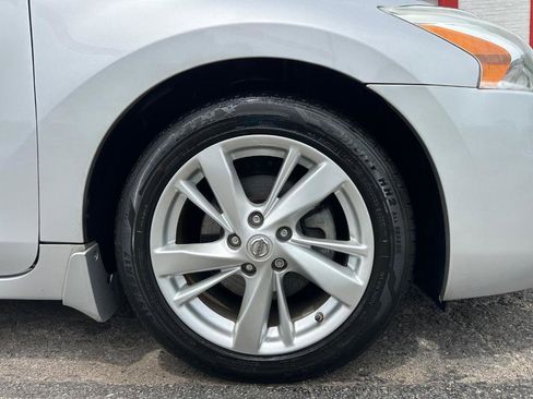 Used 2015 Nissan Altima 2.5 SL w/ Moonroof Package FWD image 12