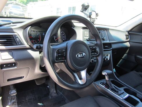 Used 2016 Kia Optima LX w/ Option Group 014 FWD image 17