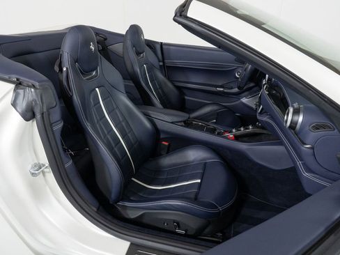 Used 2019 Ferrari Portofino image 44