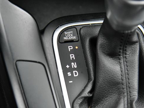 Used 2024 Kia Soul LX w/ Option Group 015 image 22