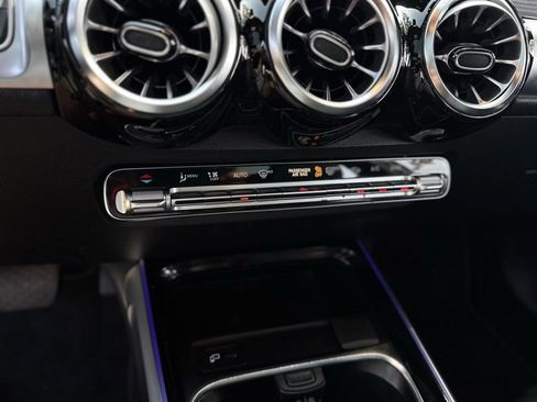 Used 2022 Mercedes-Benz GLB 250 image 10