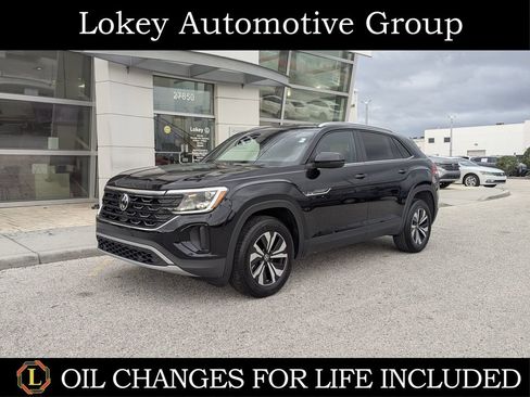 Certified 2025 Volkswagen Atlas Cross Sport SE FWD image 1