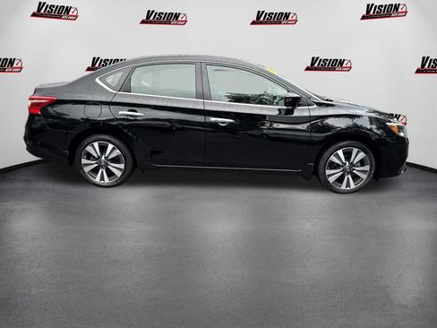 Used 2019 Nissan Sentra SV w/ Special Edition Package FWD image 4
