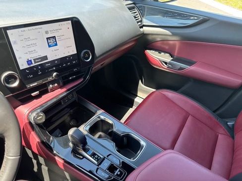 Used 2025 Lexus NX 250 FWD w/ Premium Package image 7