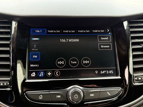 Used 2022 Chevrolet Trax LT w/ Midnight Edition image 17