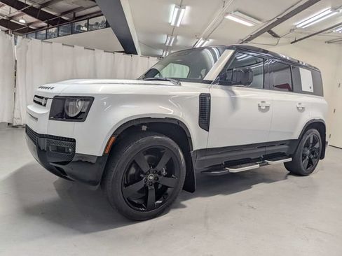 Used 2023 Land Rover Defender 110 V8 AWD/4WD image 5