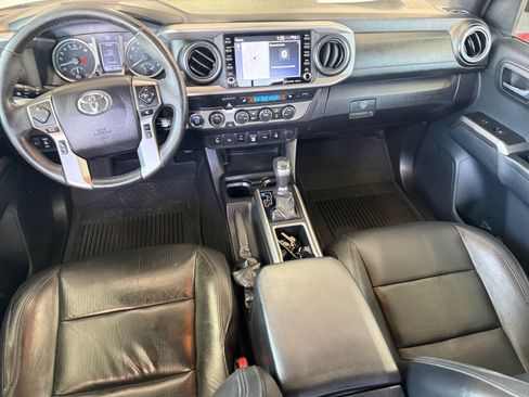 Used 2021 Toyota Tacoma Limited w/ Nightshade Package AWD/4WD image 27