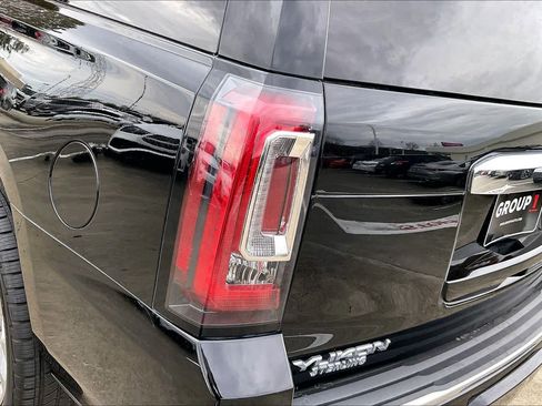 Used 2019 GMC Yukon Denali w/ Denali Ultimate Package image 25