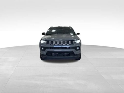 Used 2023 Jeep Compass Latitude AWD/4WD image 4