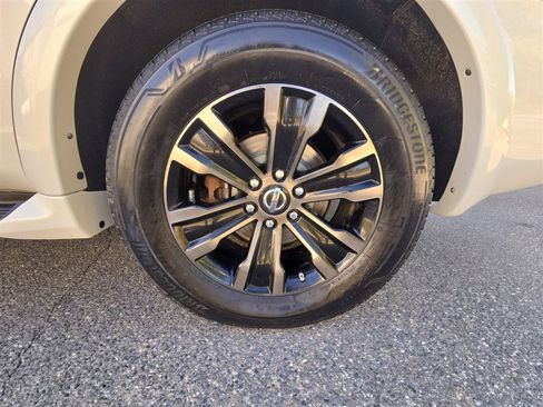 Used 2020 Nissan Armada Platinum w/ Captain's Chairs Package image 33