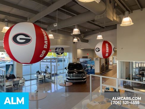 Used 2022 Mercedes-Benz GLB 250 w/ Premium Package Lite image 31