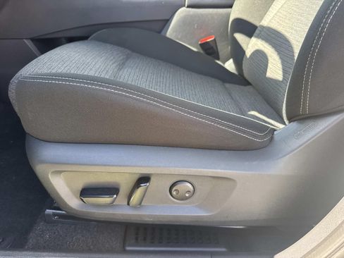 Used 2023 Nissan Rogue SV FWD image 17