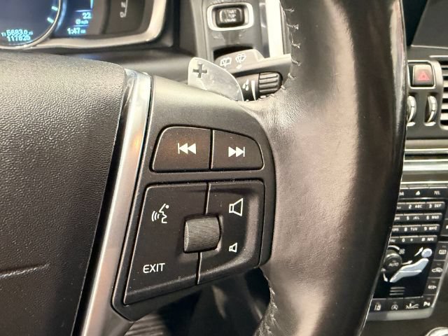 Used 2015 Volvo XC60 T6 Platinum FWD image 32