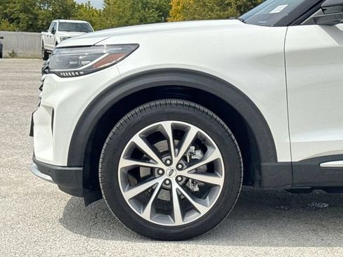 Certified 2025 Ford Explorer Platinum AWD/4WD image 10