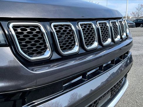 Used 2023 Jeep Compass Limited AWD/4WD image 28