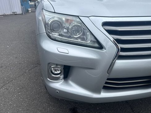 Used 2014 Lexus LX 570 4WD image 40