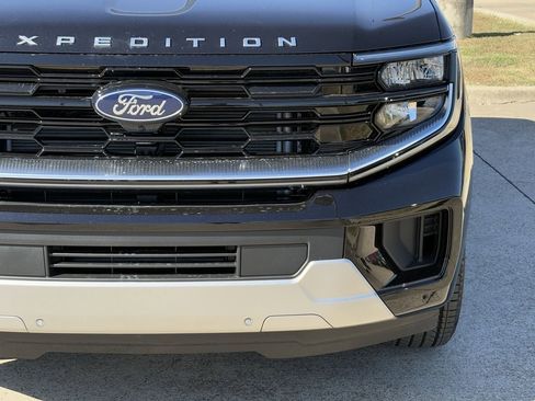 New 2025 Ford Expedition Platinum w/ Driver's Package image 39