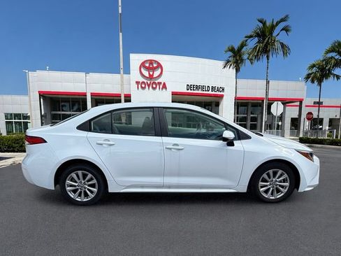 Used 2023 Toyota Corolla LE w/ LE Convenience Package FWD image 8
