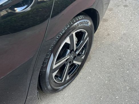 Used 2025 Nissan Sentra SV image 30