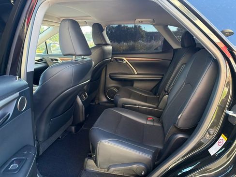 Used 2020 Lexus RX 350L Premium w/ Premium Package AWD/4WD image 11