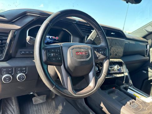 Used 2024 GMC Sierra 2500 AT4 w/ AT4 Premium Plus Package AWD/4WD image 10