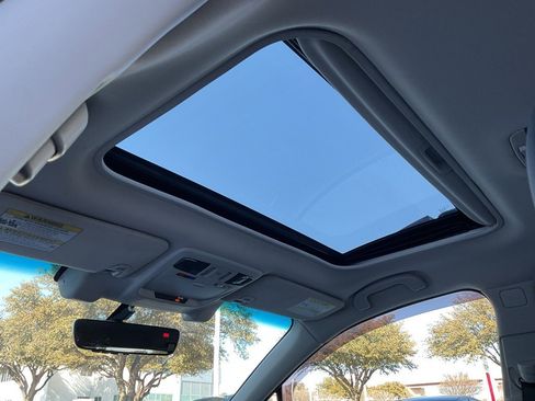 Used 2018 Subaru Outback 2.5i Limited image 32