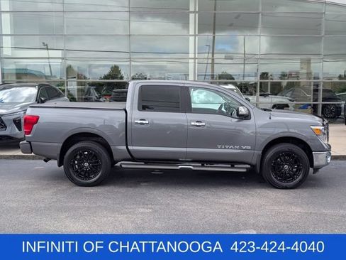 Used 2018 Nissan Titan SL AWD/4WD image 8