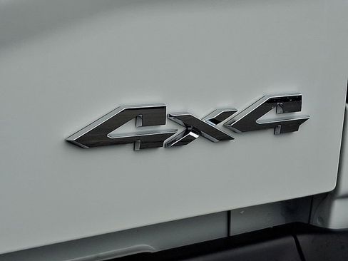 Used 2024 RAM 2500 Tradesman w/ Chrome Appearance Group image 31