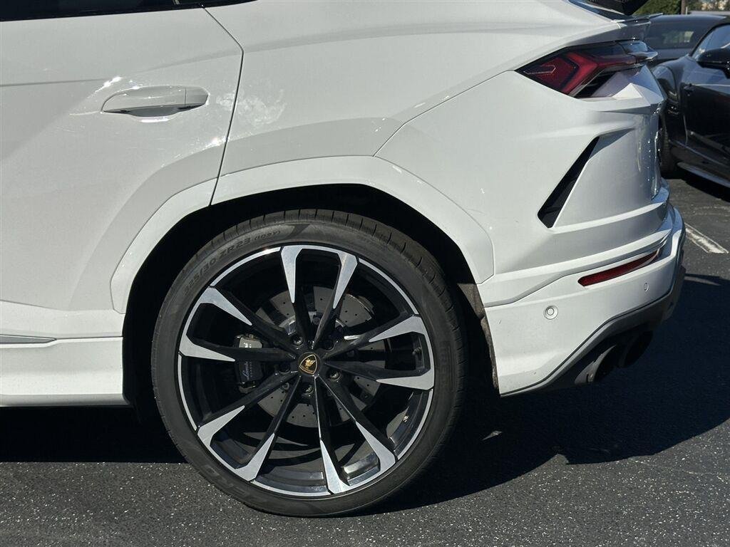 Used 2021 Lamborghini Urus AWD/4WD image 47