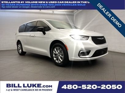 New 2026 Chrysler Pacifica Select
