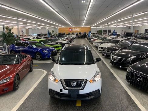 Used 2020 Nissan Kicks SV image 40