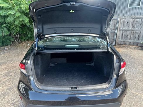 Used 2025 Toyota Corolla LE FWD image 28