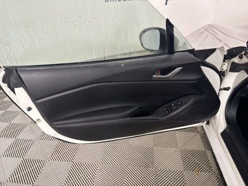 Used 2016 MAZDA MX-5 Miata Sport image 14