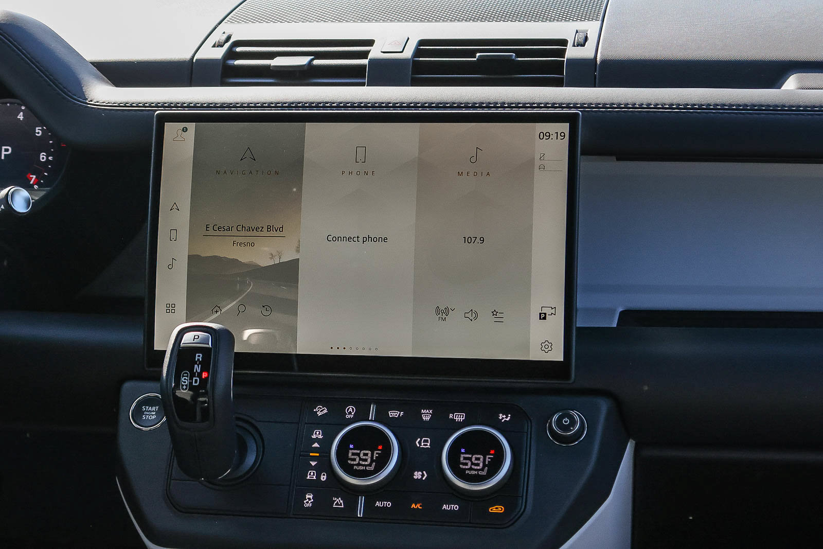 New 2026 Land Rover Defender 110 X-Dynamic SE AWD/4WD image 25