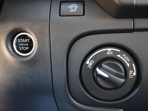 Used 2025 Nissan Frontier SV image 26