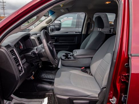 Used 2018 RAM 1500 Express AWD/4WD image 13