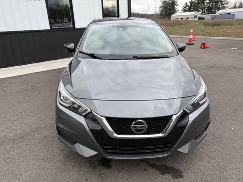 Used 2022 Nissan Versa S FWD image 3