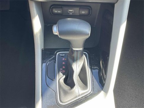 Used 2021 Kia Niro Touring image 17