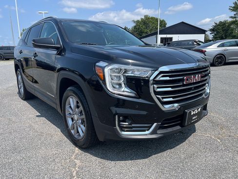 Used 2022 GMC Terrain SLT w/ Tech Package AWD/4WD image 10