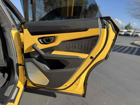 Used 2021 Lamborghini Urus image 74