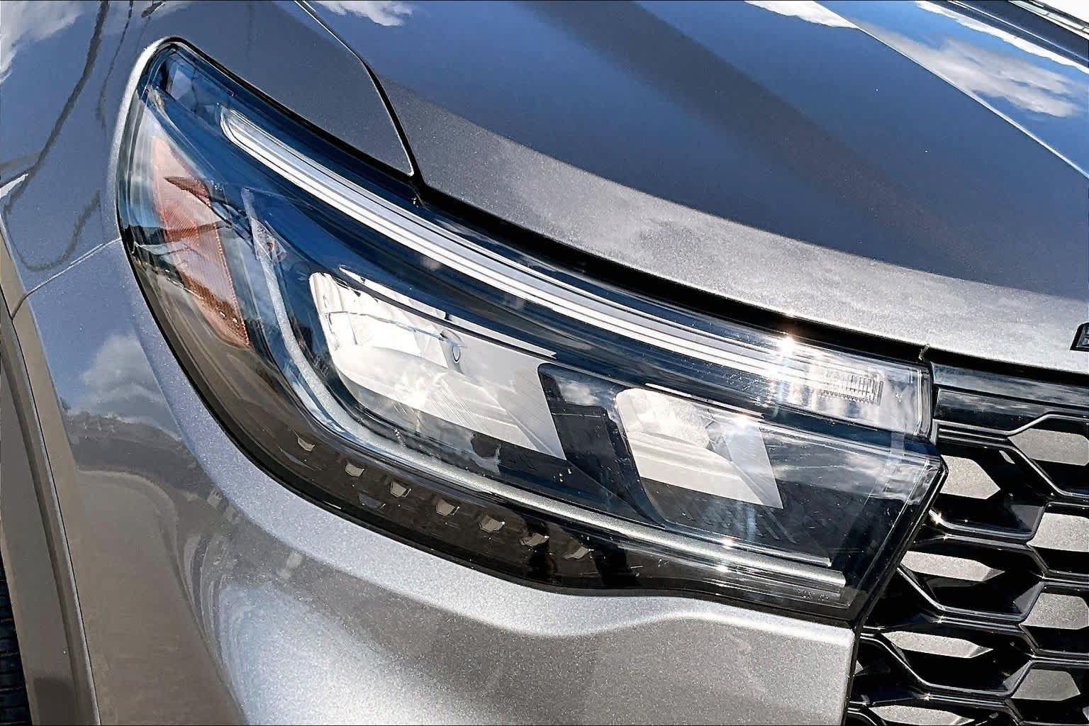 Used 2025 Ford Explorer ST-Line w/ Premium Package AWD/4WD image 25