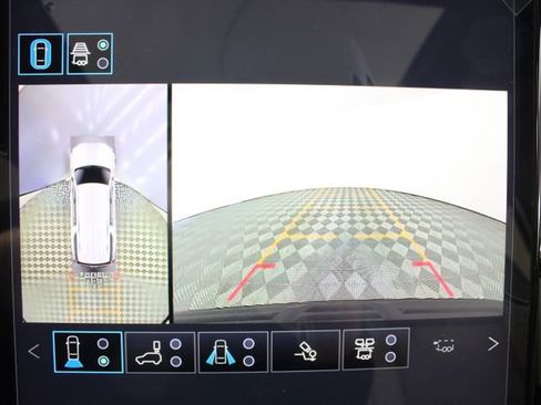 New 2026 GMC Yukon XL Denali image 4