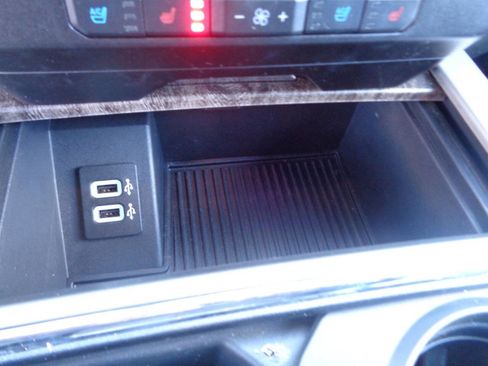 Used 2017 Ford F250 Lariat w/ Lariat Value Package image 63