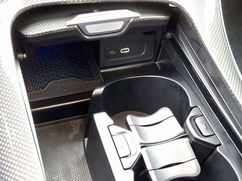 Used 2024 Mercedes-Benz CLE 300 4MATIC Coupe image 23