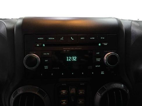 Used 2017 Jeep Wrangler Unlimited Sport w/ Quick Order Package 24S AWD/4WD image 29