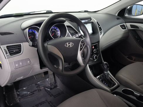 Used 2014 Hyundai Elantra SE FWD image 7