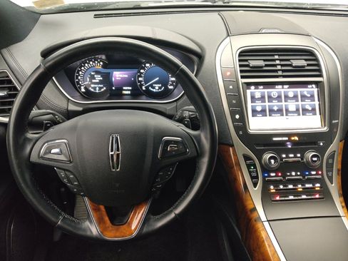 Used 2017 Lincoln MKX Select w/ Select Plus Package FWD image 22