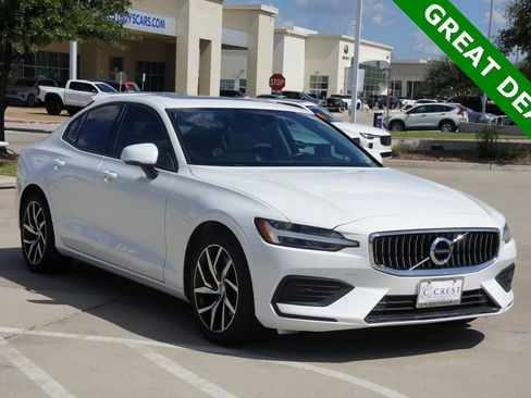 Used 2020 Volvo S60 T6 Momentum image 4